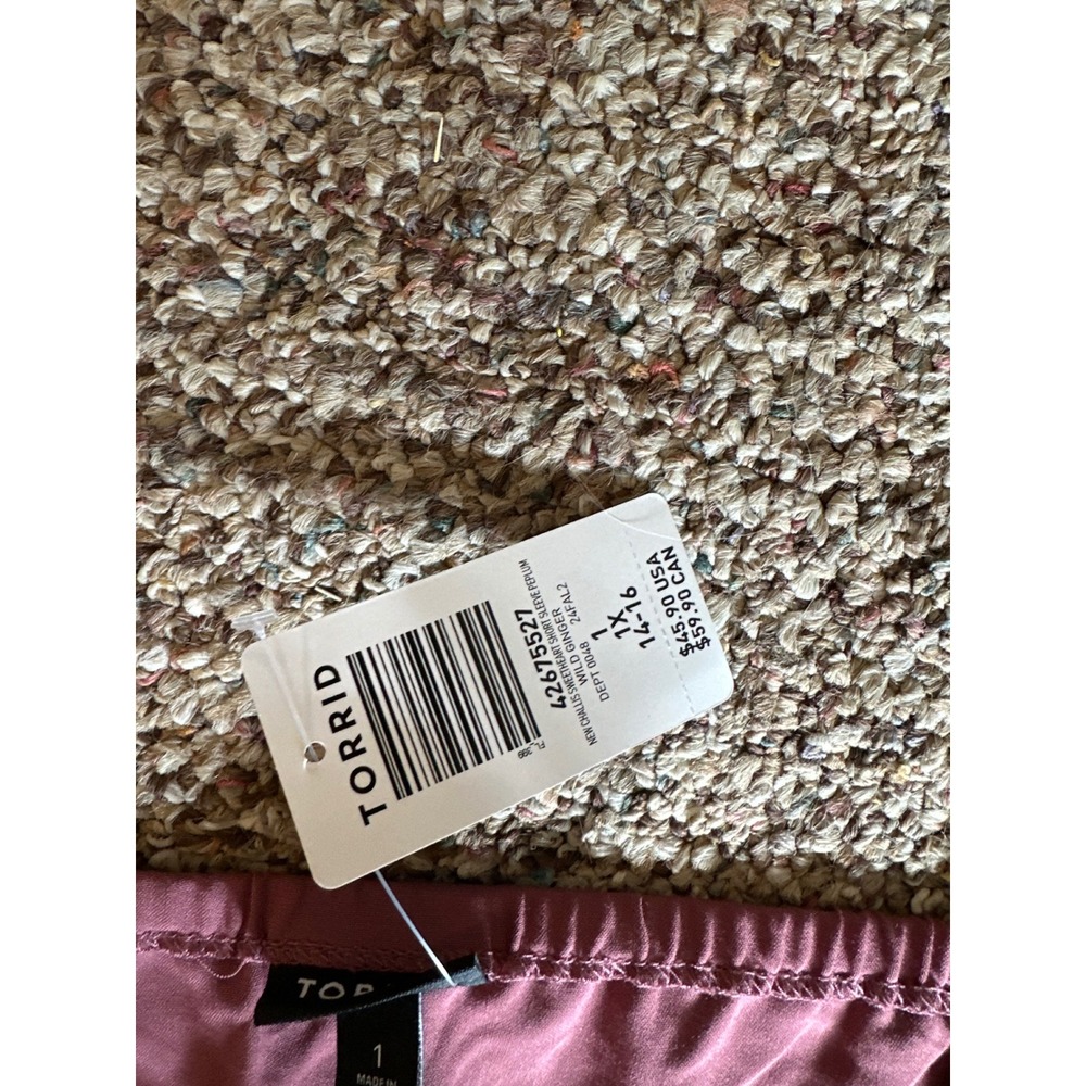 BNWT- Torrid plus size Pepulum top, 1x (14-16) - Picture 5 of 5